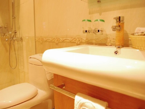 M Chereville Hotel Manila image 3